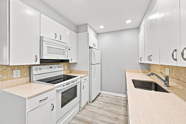 Property Photo:  2404 Antigua Circle G4  FL 33066 