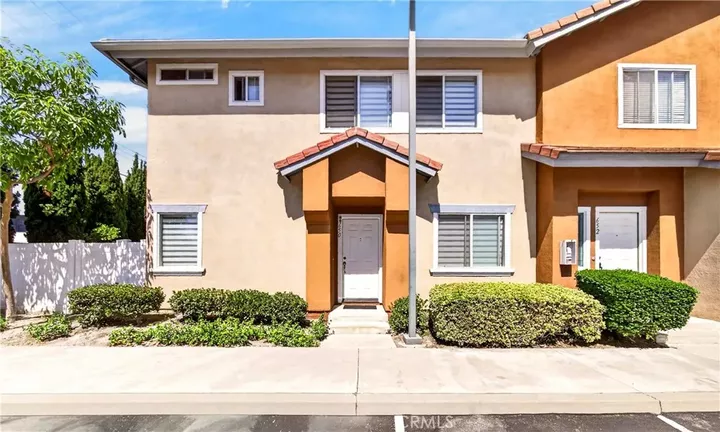 Property Photo:  650 W Vermont Avenue 46  CA 92805 