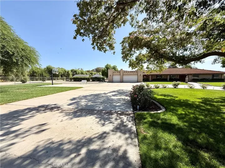 Property Photo:  25124 Los Rancherias  CA 92545 