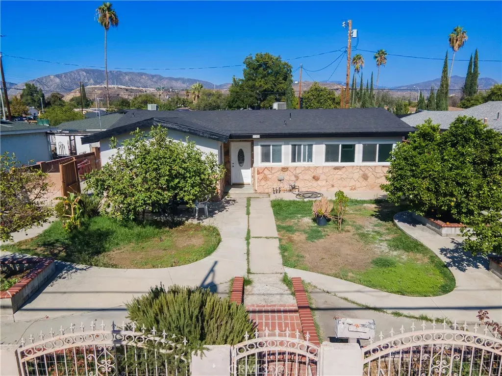 Property Photo:  11428 Glenoaks  CA 91331 