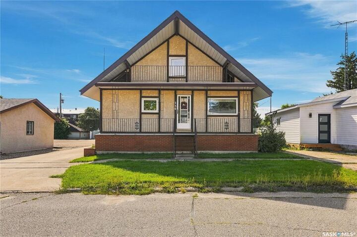 Property Photo: 250 3rd Avenue E SK S0H 1X0