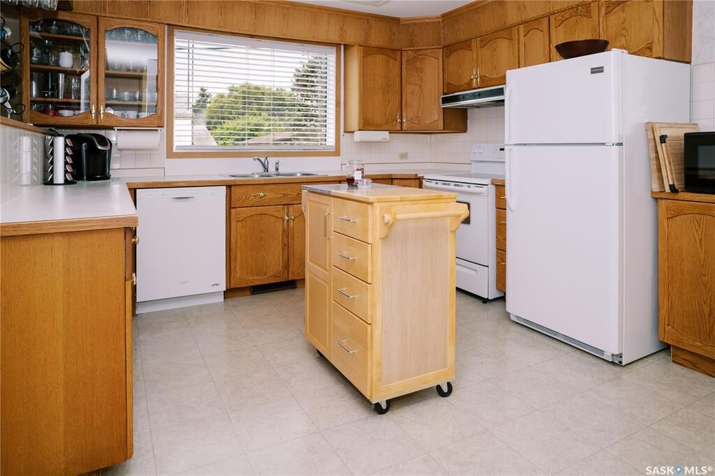 Property Photo:  409 5th Avenue  SK S0K 3R0 