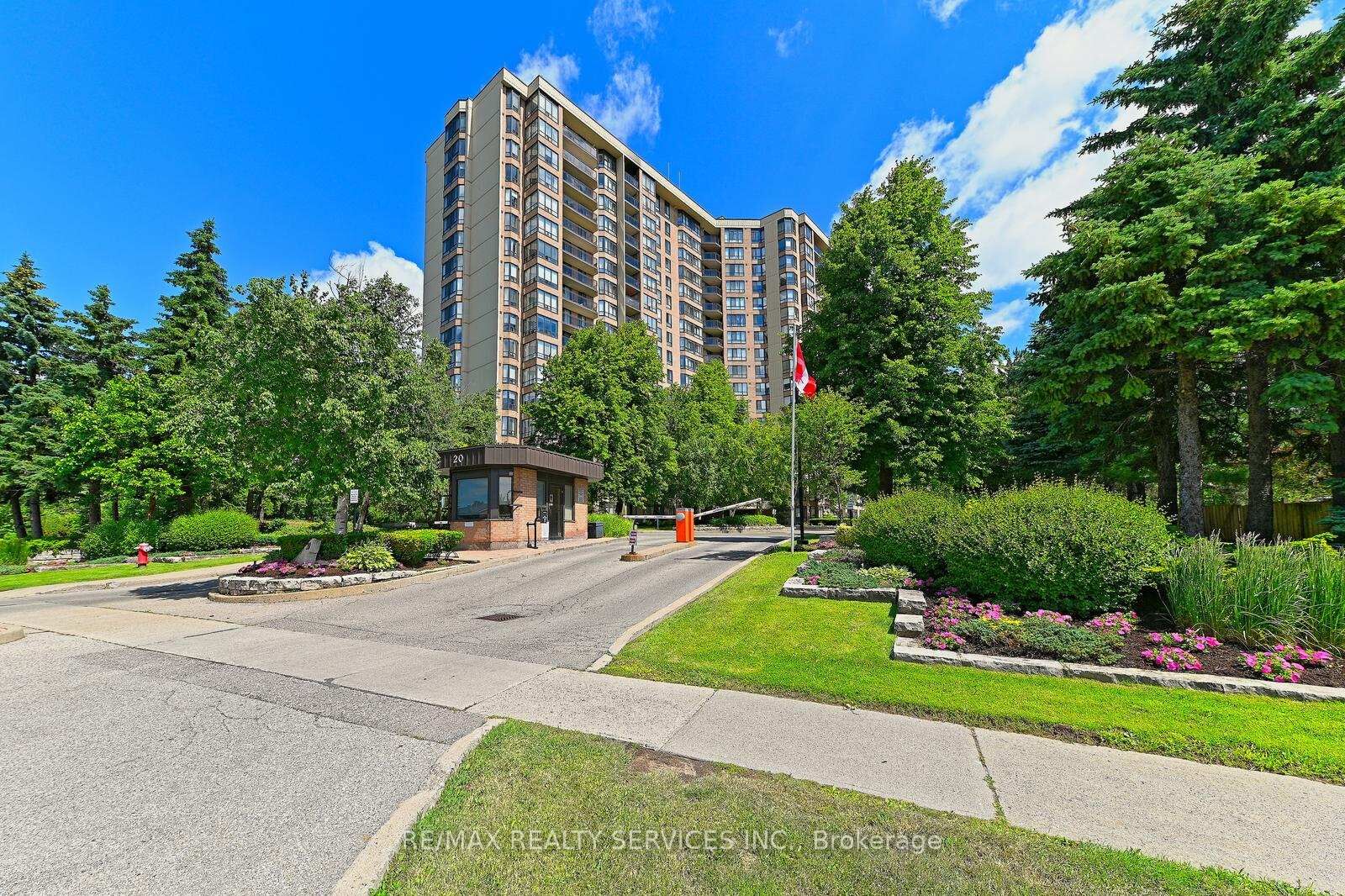 Property Photo:  20 Cherrytree Drive 905  ON L6Y 3V1 