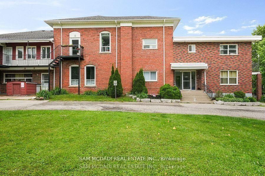 Property Photo:  15 Faulkner Street 110  ON L9W 2G4 