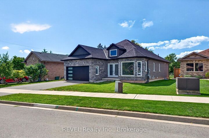 Property Photo:  201 Hetram Court  ON L0S 1B0 