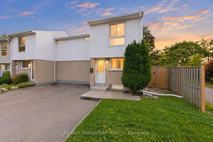 Property Photo:  16 Gleneaden Court  ON L6S 2J7 
