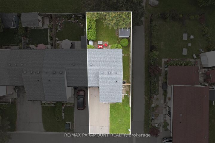 Photo de la propriété:  16 Gleneaden Court  ON L6S 2J7 
