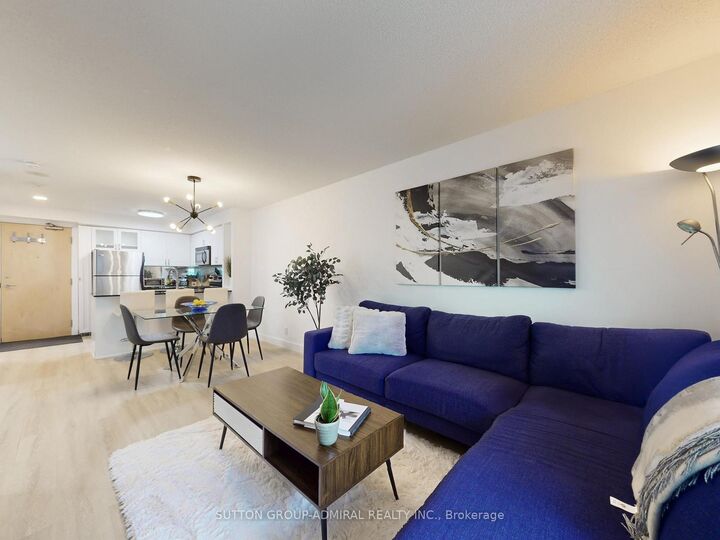 Property Photo:  212 Eglinton Avenue E 1005  ON M4P 1K2 