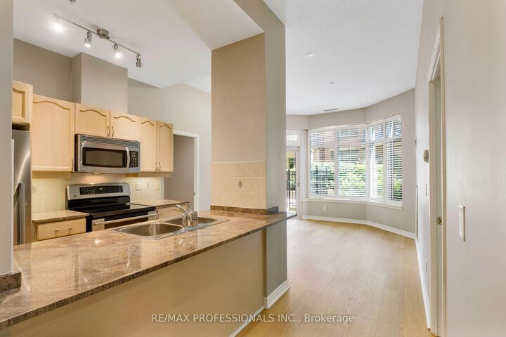 Property Photo:  350 Princess Royal Drive 102  ON L5B 4N1 