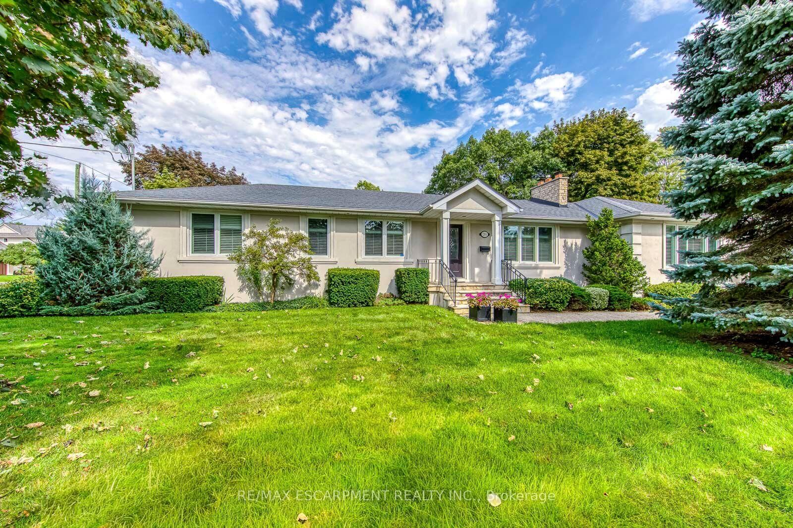 Property Photo:  281 Pinehurst Drive  ON L6J 4X2 