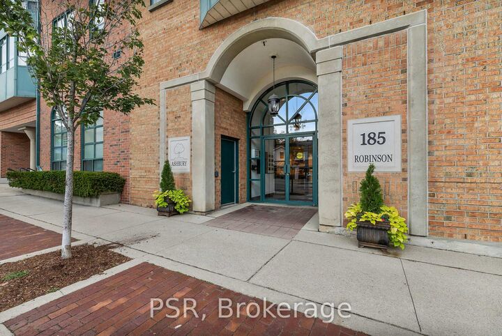 Property Photo:  185 Robinson Street 312  ON L6J 7P6 