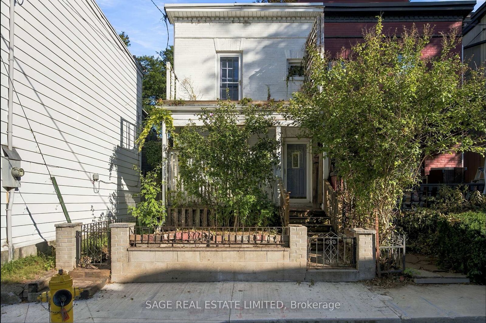 Property Photo:  16 Sackville Place  ON M4X 1A4 