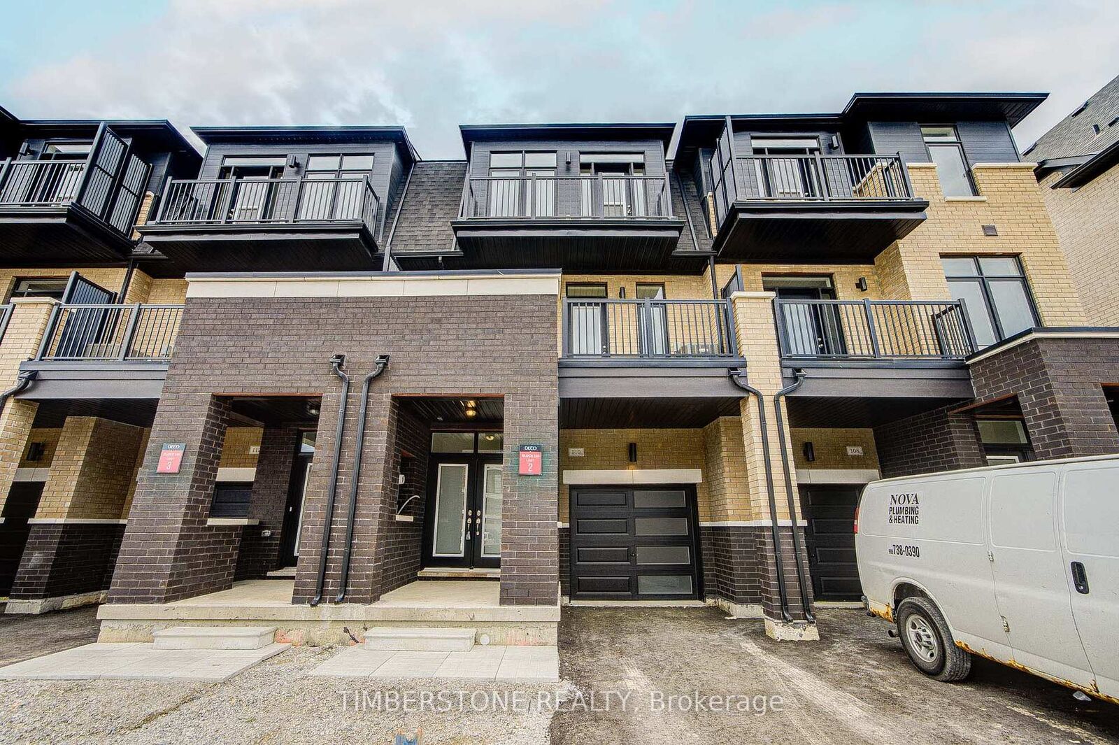 Property Photo:  110 Arnold Circle  ON L7A 5M2 