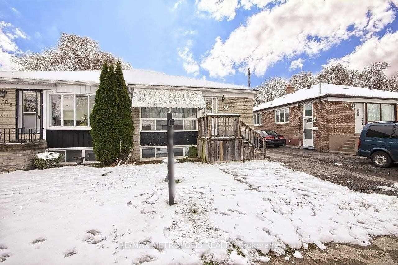 Property Photo:  99 Overture Road Upper  ON M1E 2W3 