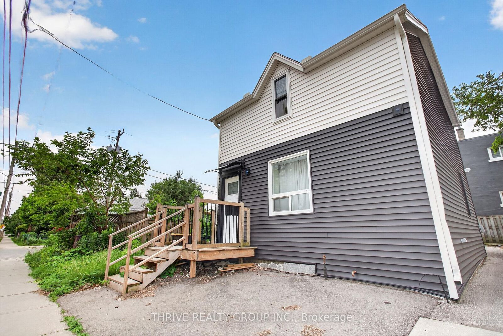 Property Photo: 211 Clarence Street Upper ON N6B 2J9