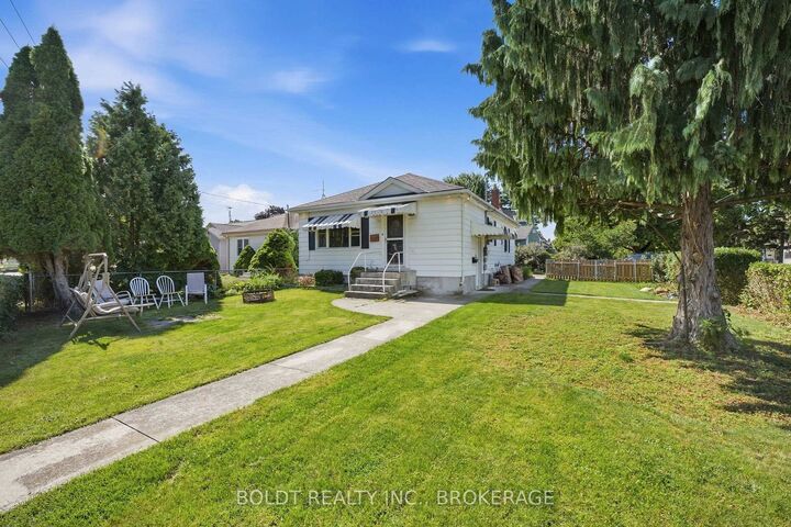 Property Photo:  403 Grantham Avenue Upper  ON L2M 5B3 