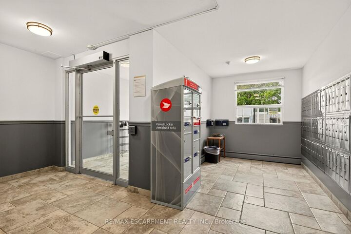 Property Photo:  793 Colborne Street E 508  ON N3S 7J3 