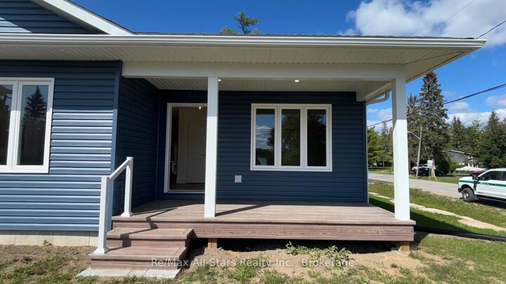 Property Photo:  191 Front Street W A  ON K0M 1A0 