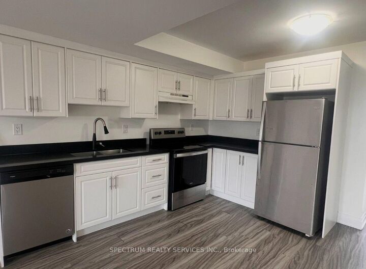 Property Photo:  85 Vedette Way Upper  ON L4H 4K3 