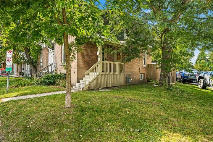 Property Photo:  384 Barrie Street  ON K7K 3T4 