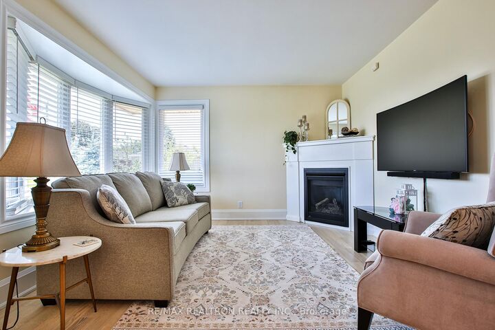 Property Photo:  744 Shelley Avenue  ON L1H 3J6 