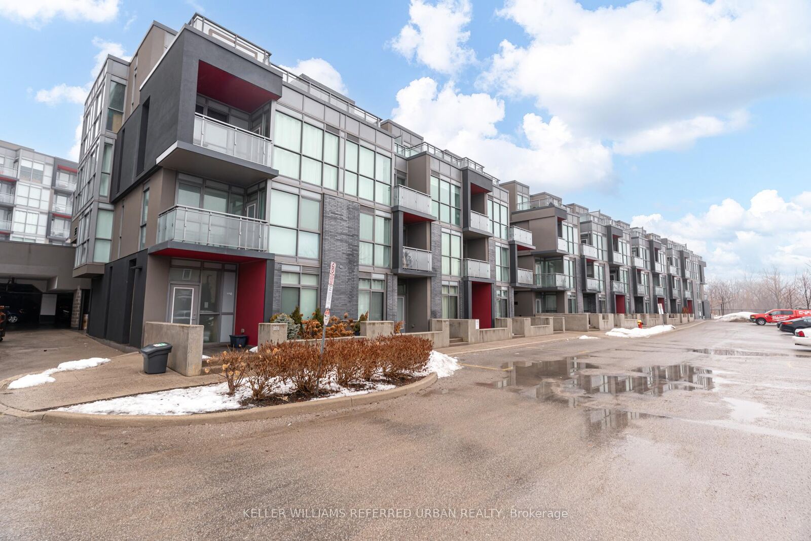 Property Photo:  5260 Dundas Street N C401  ON L7R 0J7 