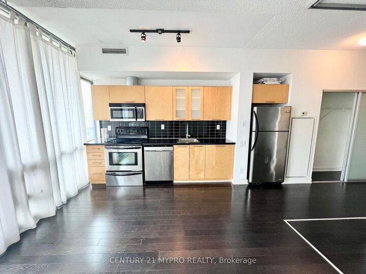 Property Photo:  33 Mill Street 801  ON M5A 3R3 