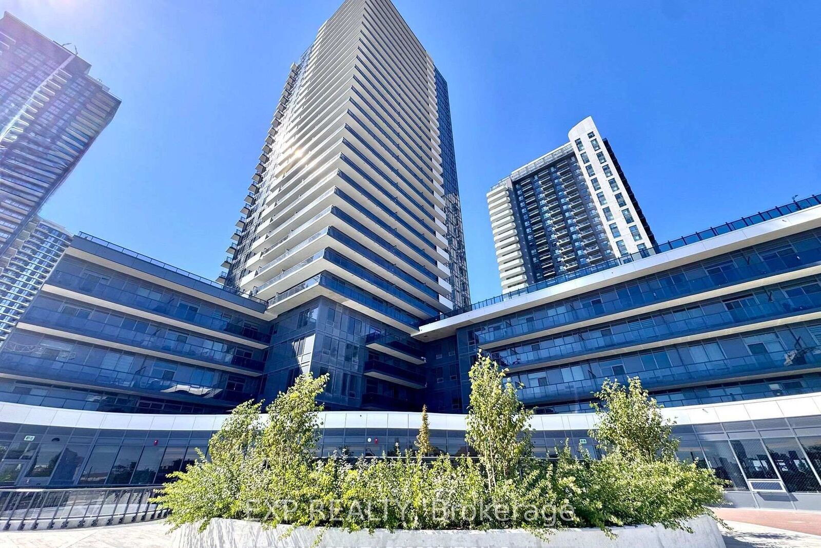 Property Photo: 5105 Hurontario Street 212 ON L4Z 0C9
