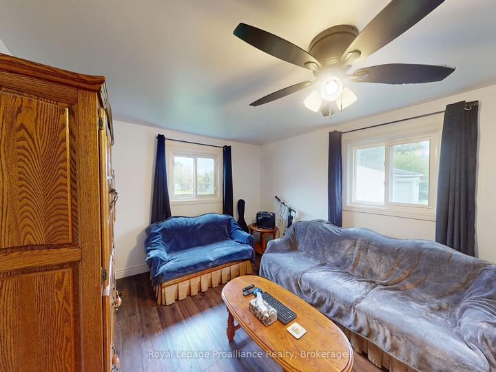 Property Photo:  14 Pearl Street  ON K8N 4X2 