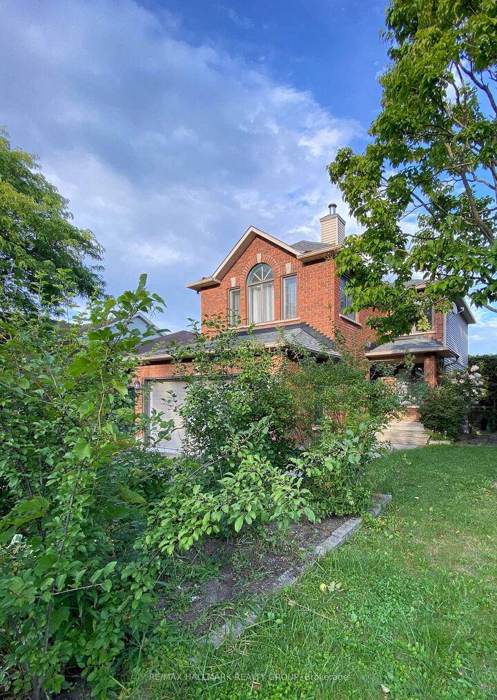 Property Photo:  128 Grenadier Way  ON K2J 4M1 