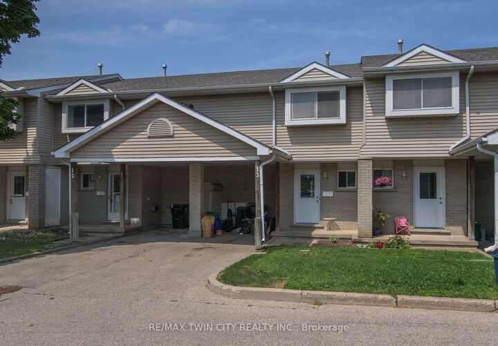 Property Photo:  125 Sekura Crescent 13  ON N1R 8B4 