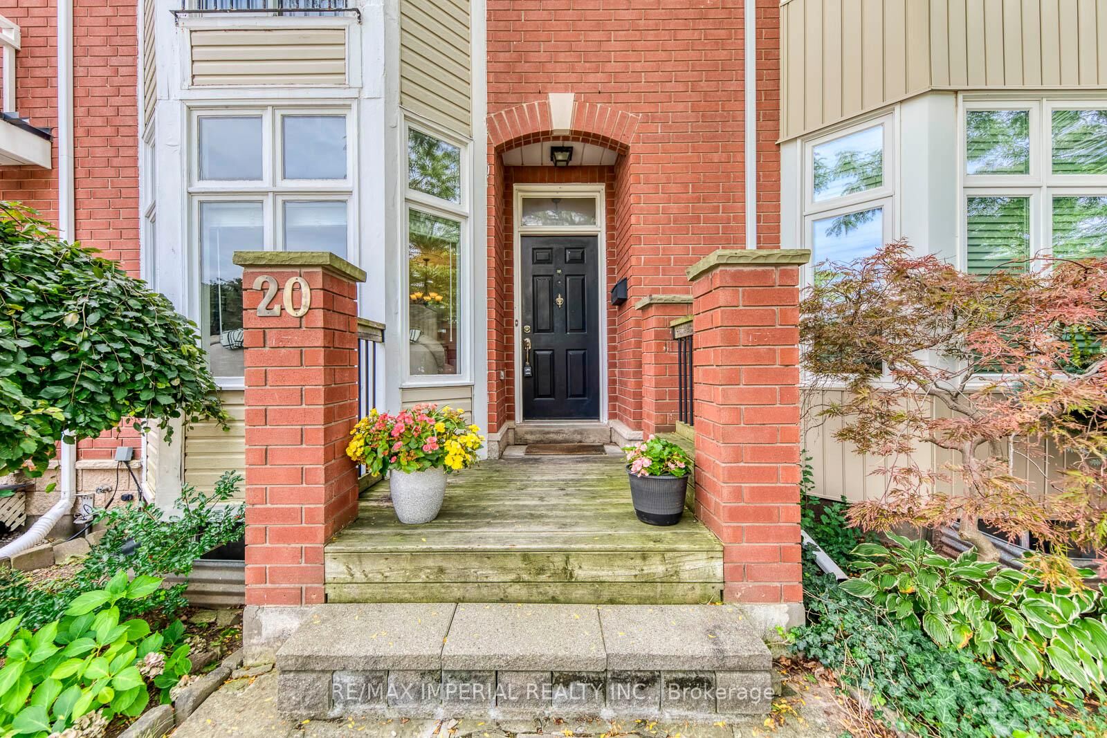 Property Photo: 20 The Greenery N/A ON L6H 6J6