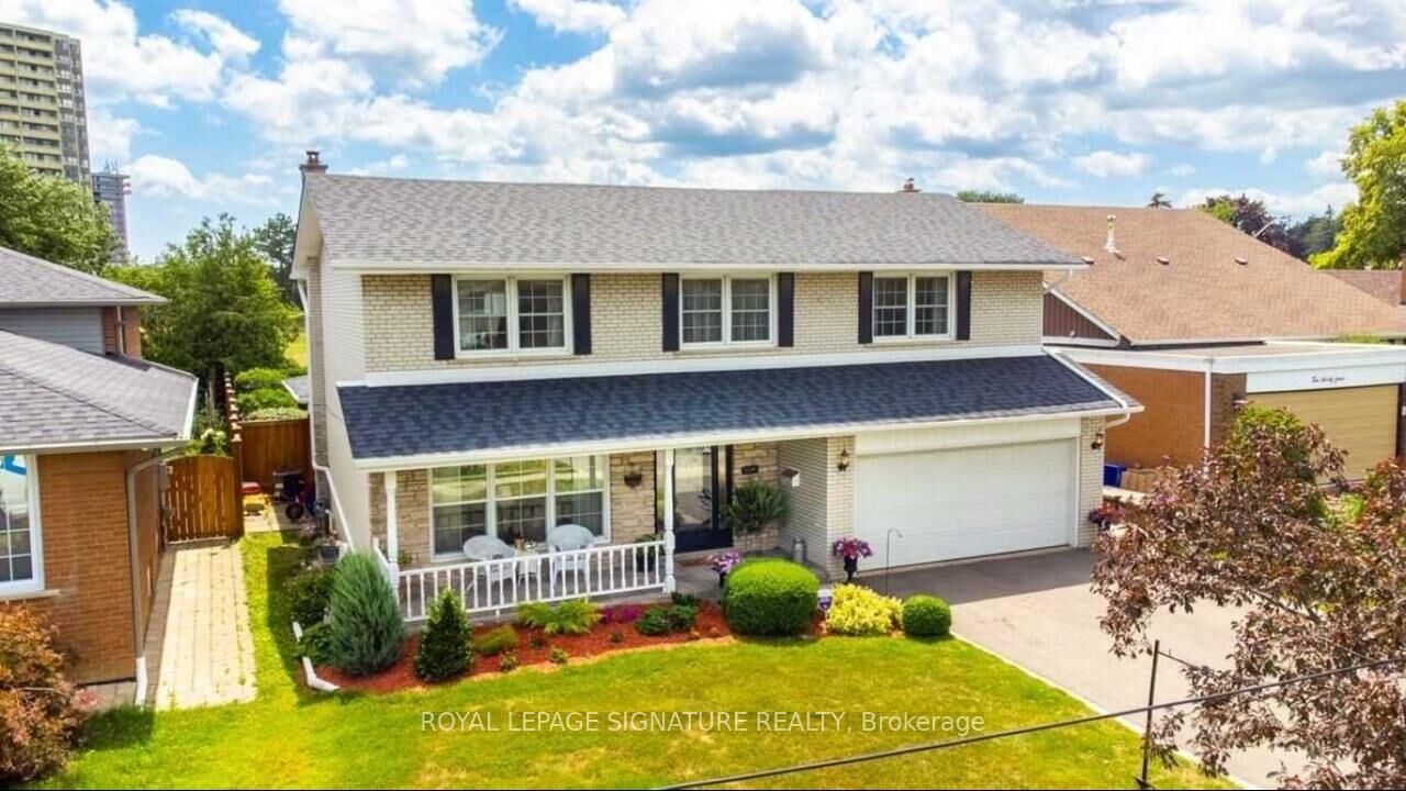 Property Photo:  1040 Runningbrook Drive Main  ON L4Y 2T2 