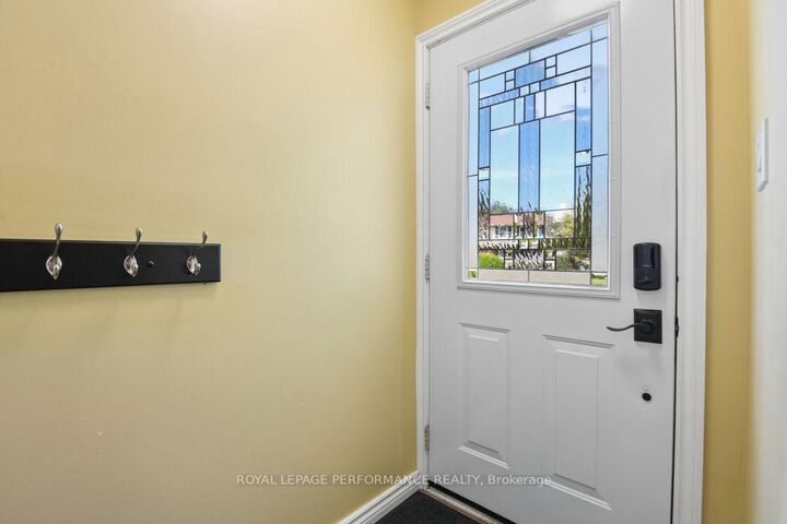 Property Photo:  4 Winchester Drive  ON K2L 2C9 