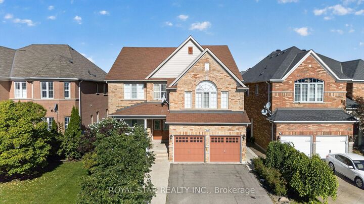Property Photo:  3149 Gladish Grove  ON L5M 0C3 