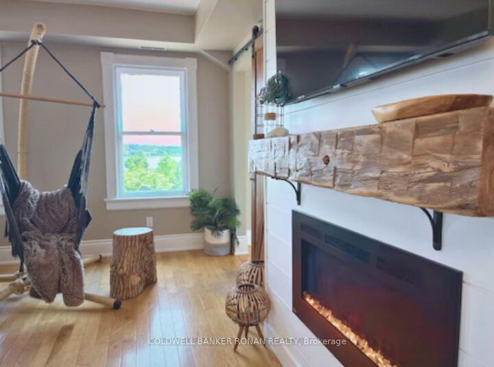 Property Photo:  268 Bradford Street 3rd Floor  ON L4N 3B8 