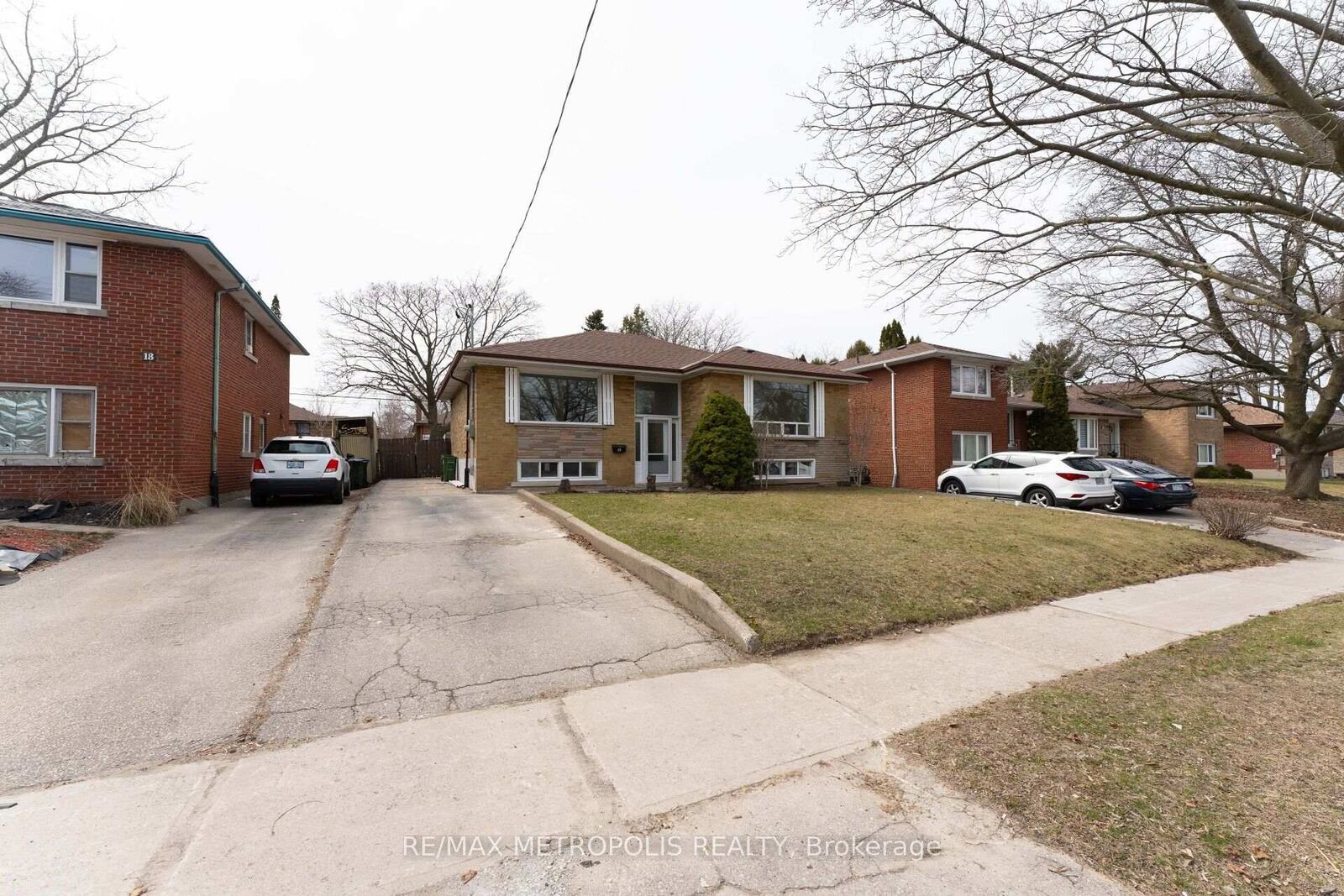 Property Photo:  20 Perivale Crescent  ON M1J 2C1 