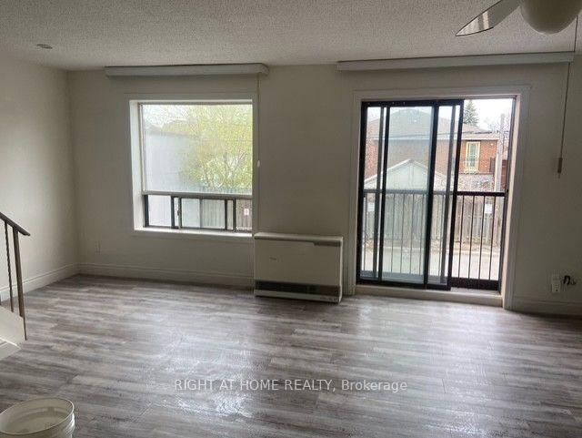 Property Photo:  3358 Lake Shore Boulevard W Unit B  ON L8M 1M9 
