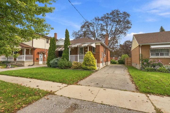 Property Photo:  289 Highland Avenue  ON L1H 6B1 