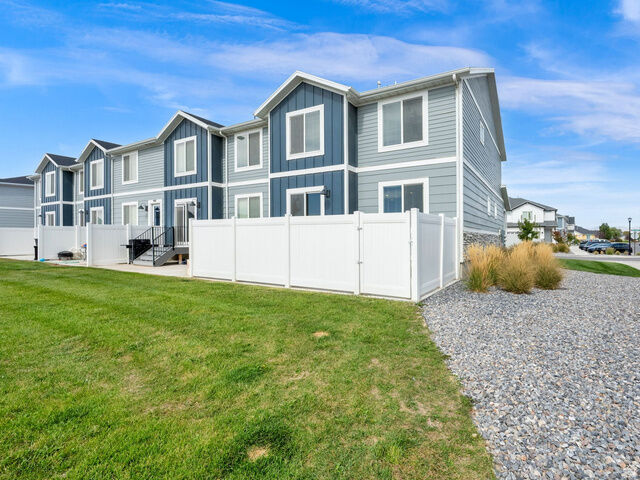 Property Photo:  1858 E Fall St  UT 84005 