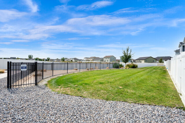 Property Photo: 1858 E Fall St UT 84005