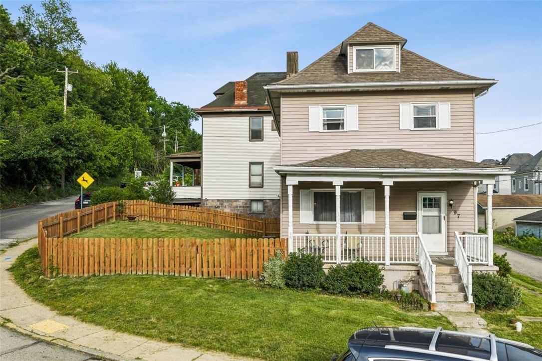 Property Photo:  97 Berry Street  PA 15205 