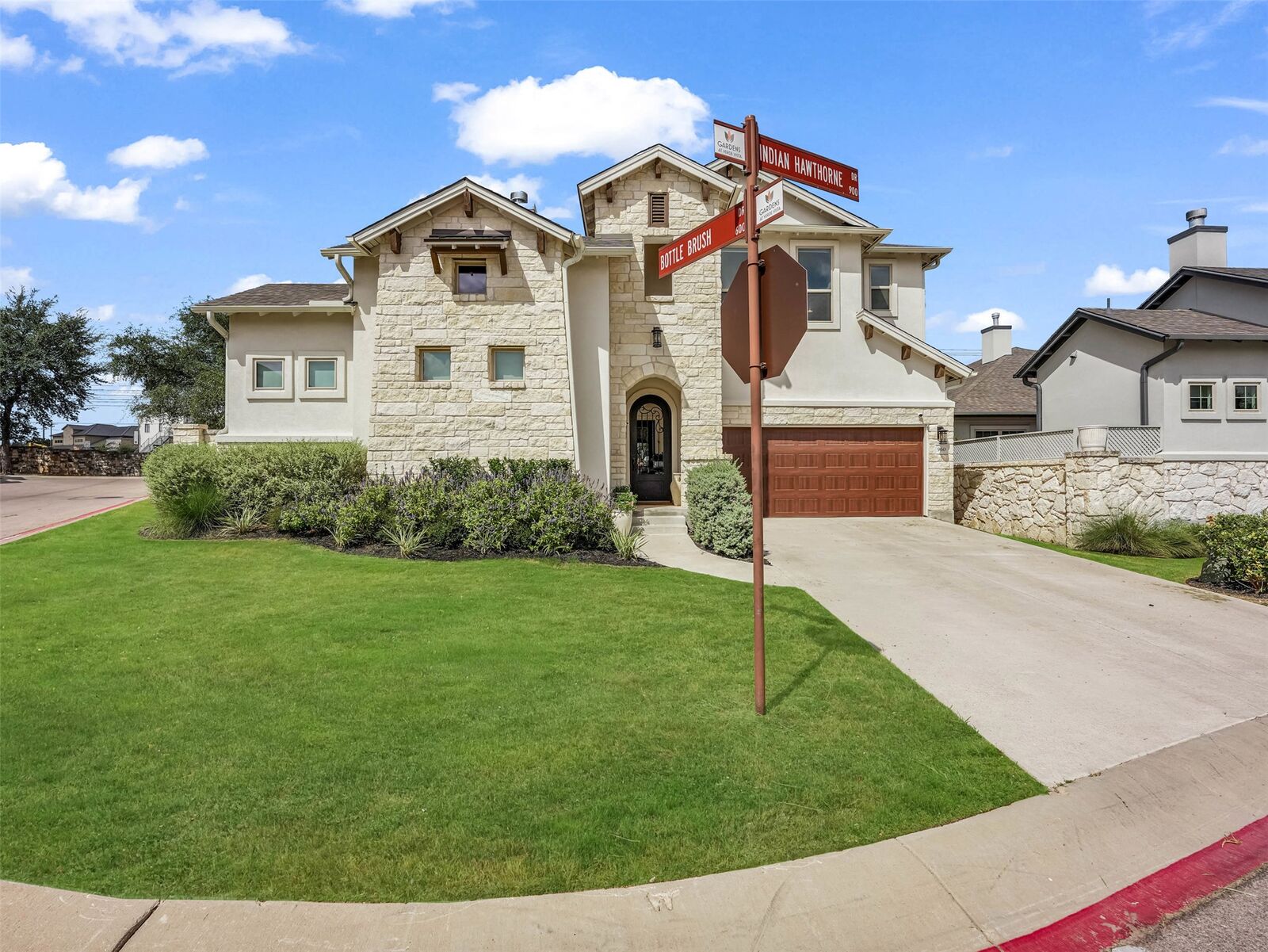Property Photo:  960 Indian Hawthorne Drive V  TX 78628 