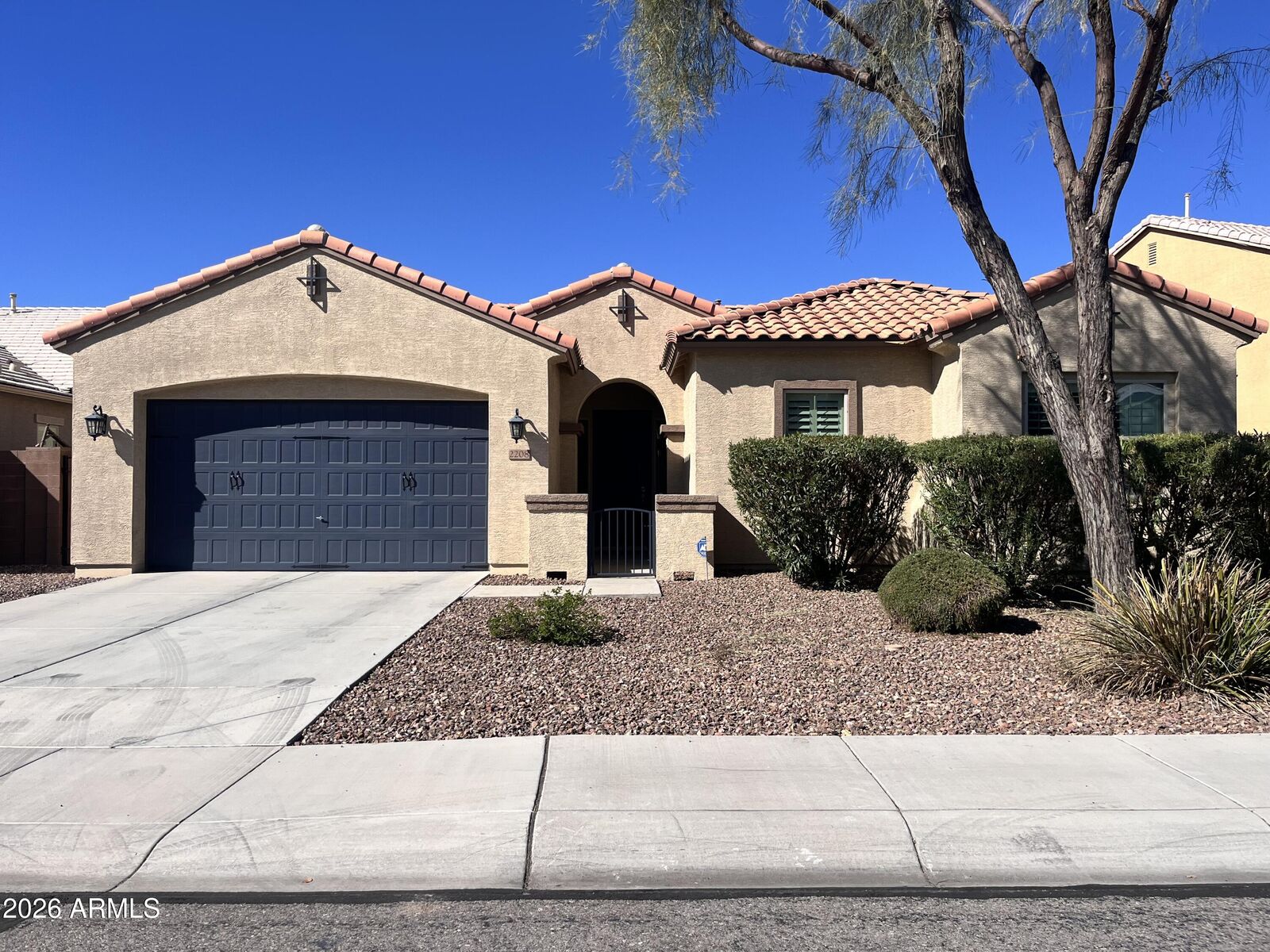 Property Photo:  2208 E Indian Wells Drive  AZ 85298 