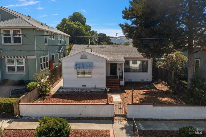 Property Photo: 428 E I Street CA 94510