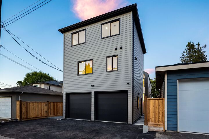 Property Photo:  6831 Salisbury Avenue 3  BC V5E 2Z4 