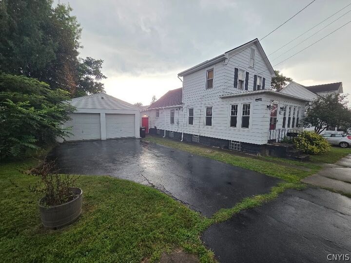 Property Photo:  337 Marlborough Road  NY 13206 
