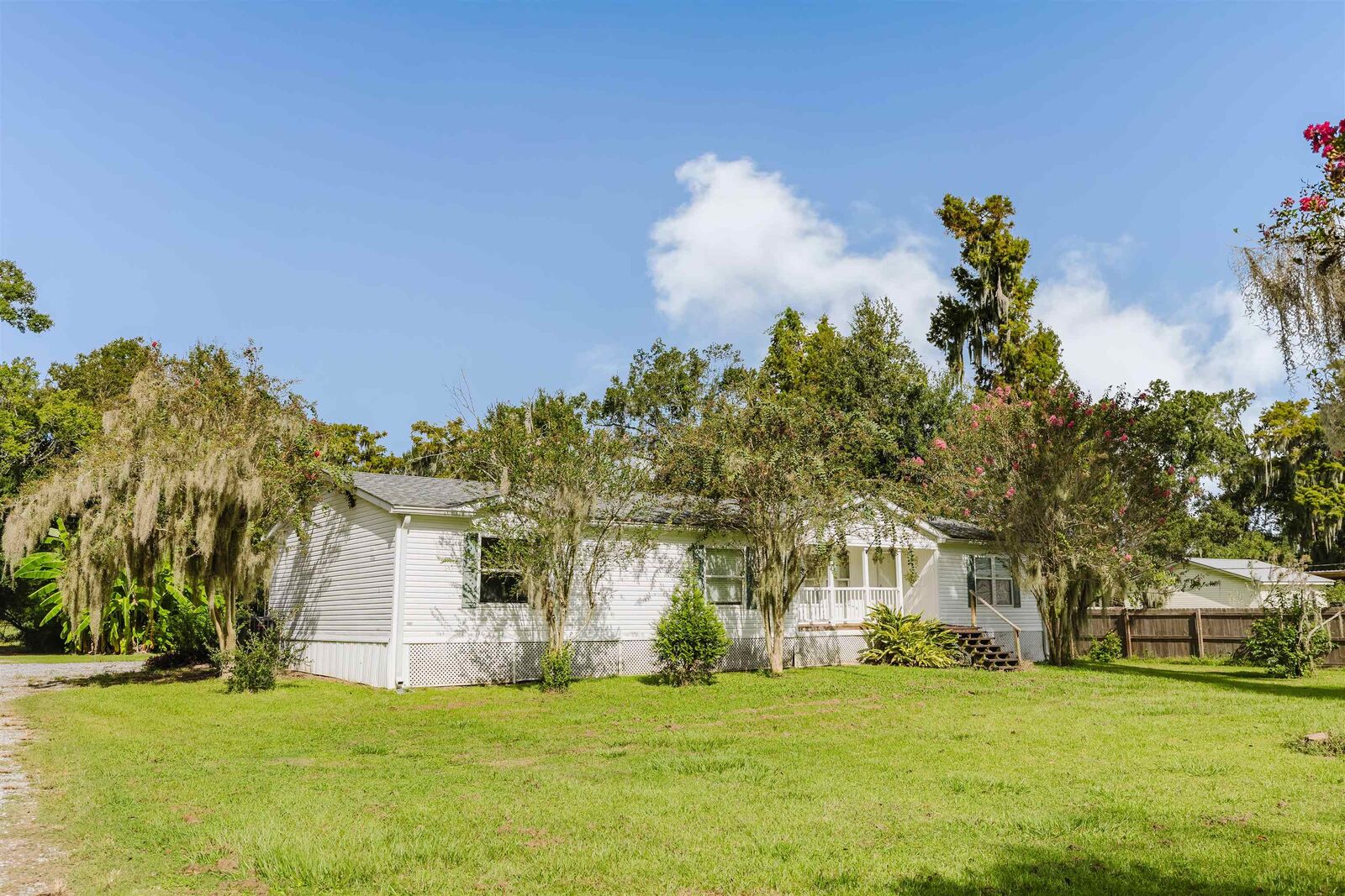 Property Photo:  163 Chisolm Trail  LA 70301 