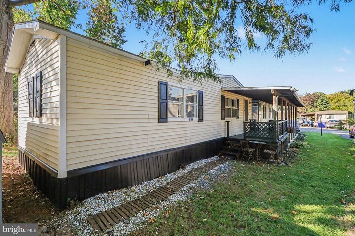Property Photo: 319 Bahama Circle PA 17015