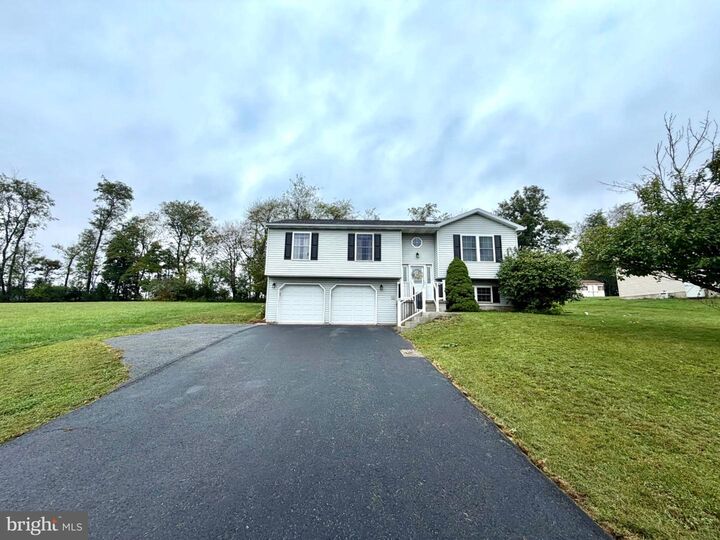 Property Photo: 1718 Running Deer Drive PA 17922